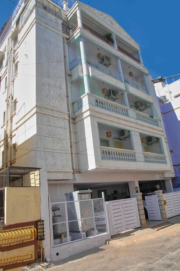 White Bricks Inn Bangalore Extérieur photo